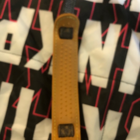 Louis Vuitton - Picture 6 of 8